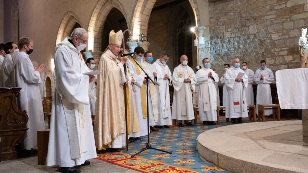 Vêpres solennelles présidées par Mgr d"Ornellas à l"abbatiale Saint-Melaine