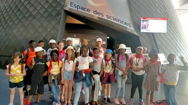 Le club ACE de Asuncion en visite à l'Espace des Sciences de Rennes