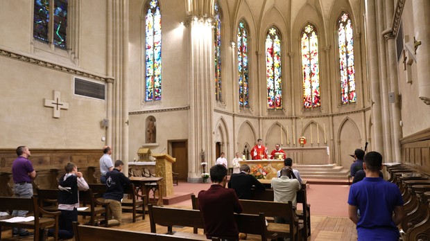 Chaque jour, les séminaristes animent la Messe dans la chapelle de la Maison diocésaine 